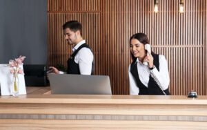 Curso Virtual Profesional de Recepcionista de Hotel y Alojamientos Turísticos